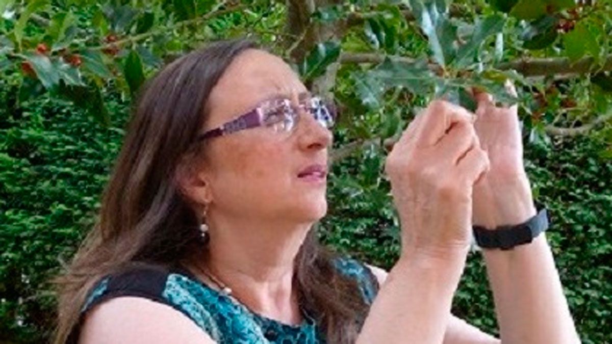 La poeta y escritora Charo de la Fuente presenta su nuevo poemario.