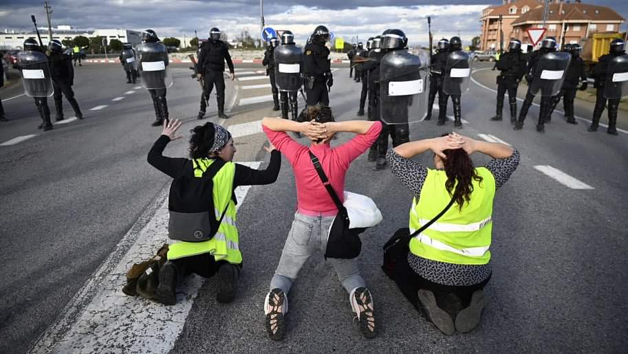 Imagen de la protesta el pasado día 14 en Villadangos del Páramo. | SAÚL ARÉN