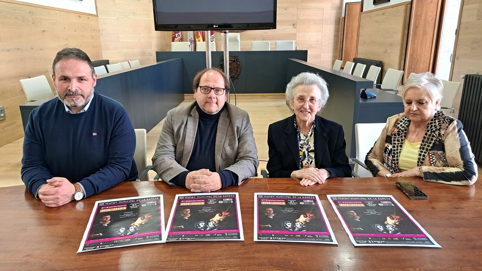 Presentación del concierto de la Joven Orquesta Leonesa (JOL) en el Ayuntamiento de La Bañeza.