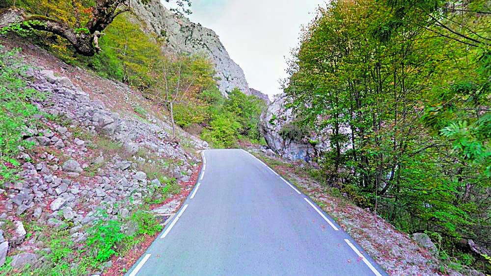 Imagen de la carretera entre Posada de Valdeón y Caín. |  GOOGLE MAPS