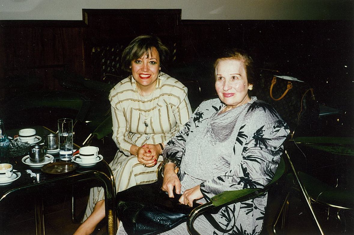 Carmen Busmayor y Manuela López en la Fiesta de la Poesía de Villafranca en 1989.