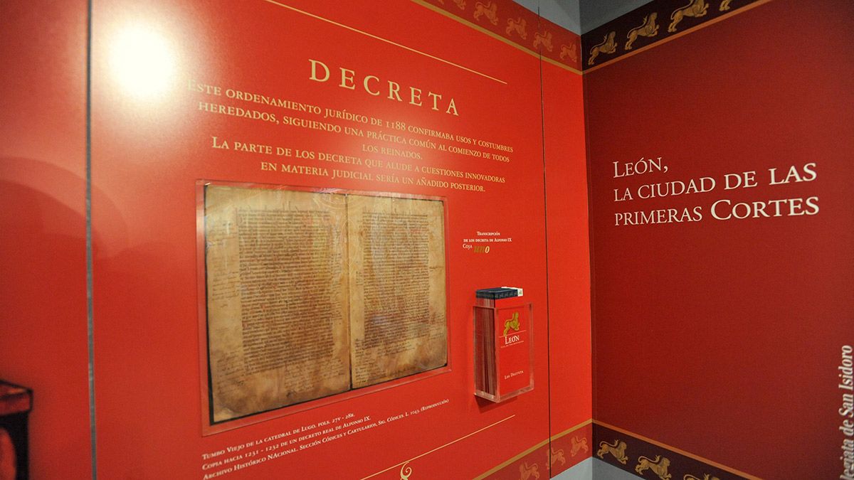 Imagen de archivo de la exposición 'León, Cuna del Parlamentarismo' en la Casona de Puerta Castillo. | DANIEL MARTÍN