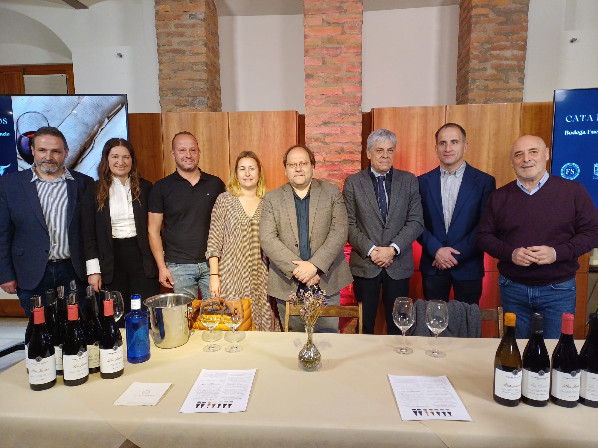 Un instante de la cata de vinos realizada en el Museo Casa Botines este jueves. | L.N.C.