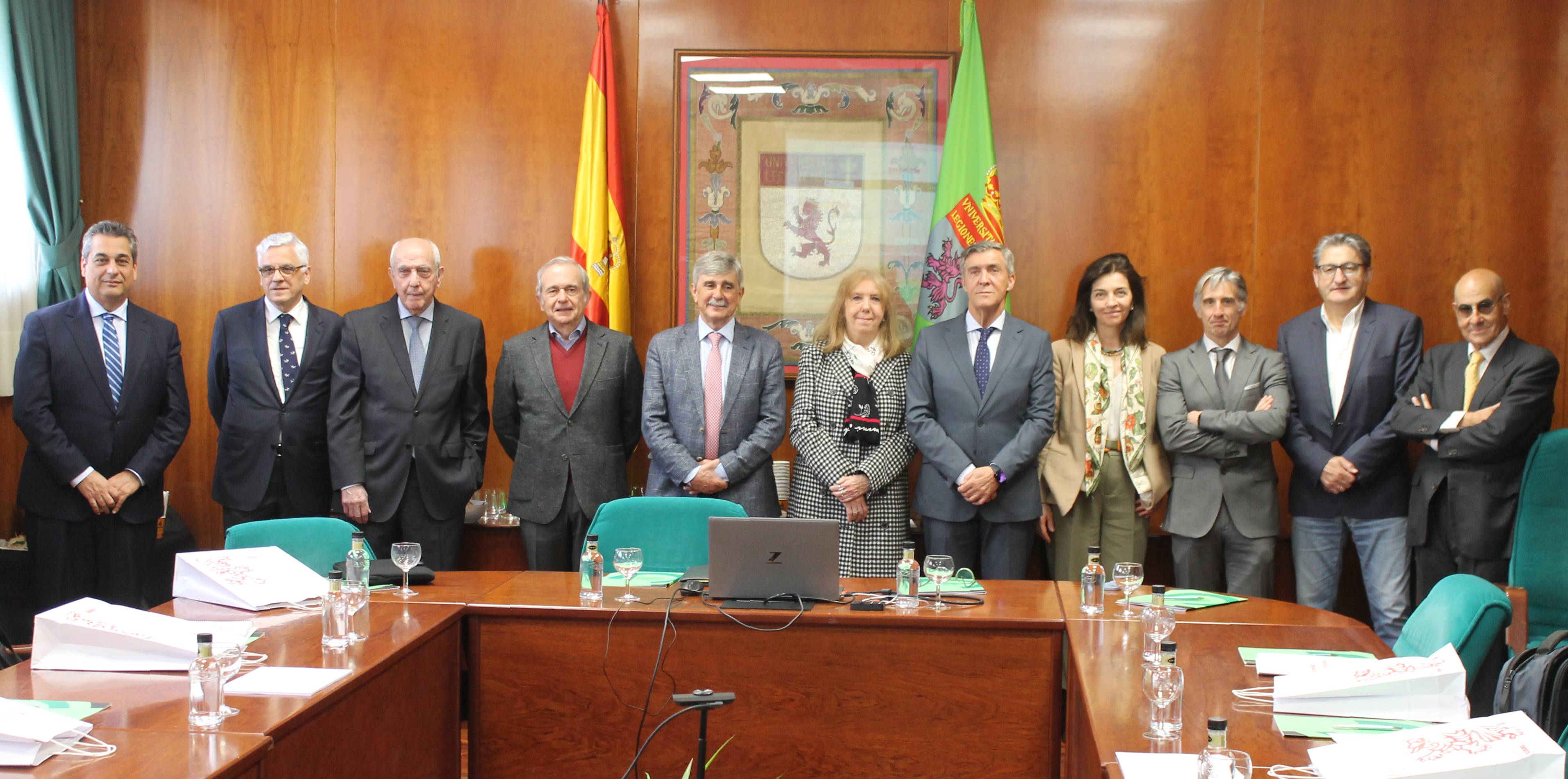El rector Marín recibió a los presidentes de los consejos sociales. | L.N.C.