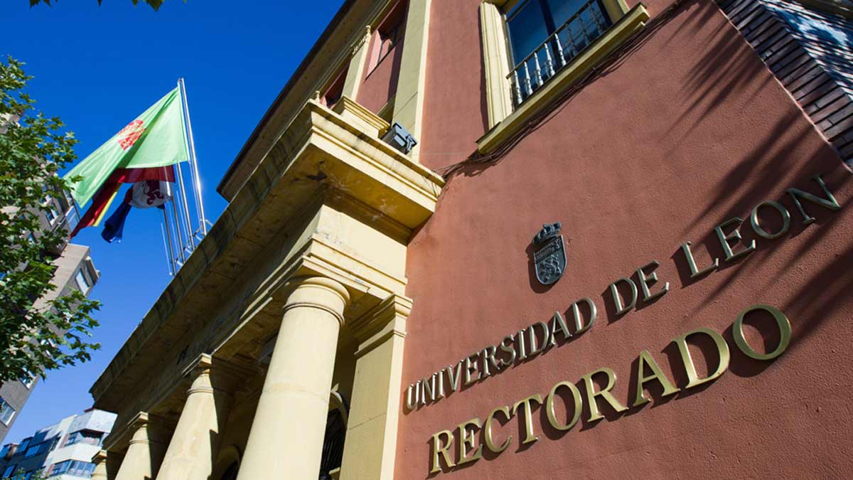 El Rectorado de la Universidad de León, en el edificio El Albéitar.