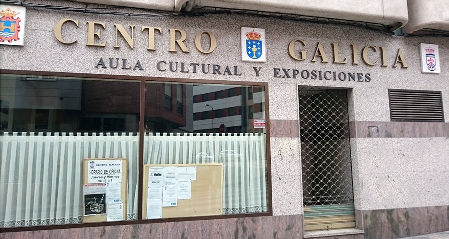 Fachada del Centro Galicia en Ponferrada.