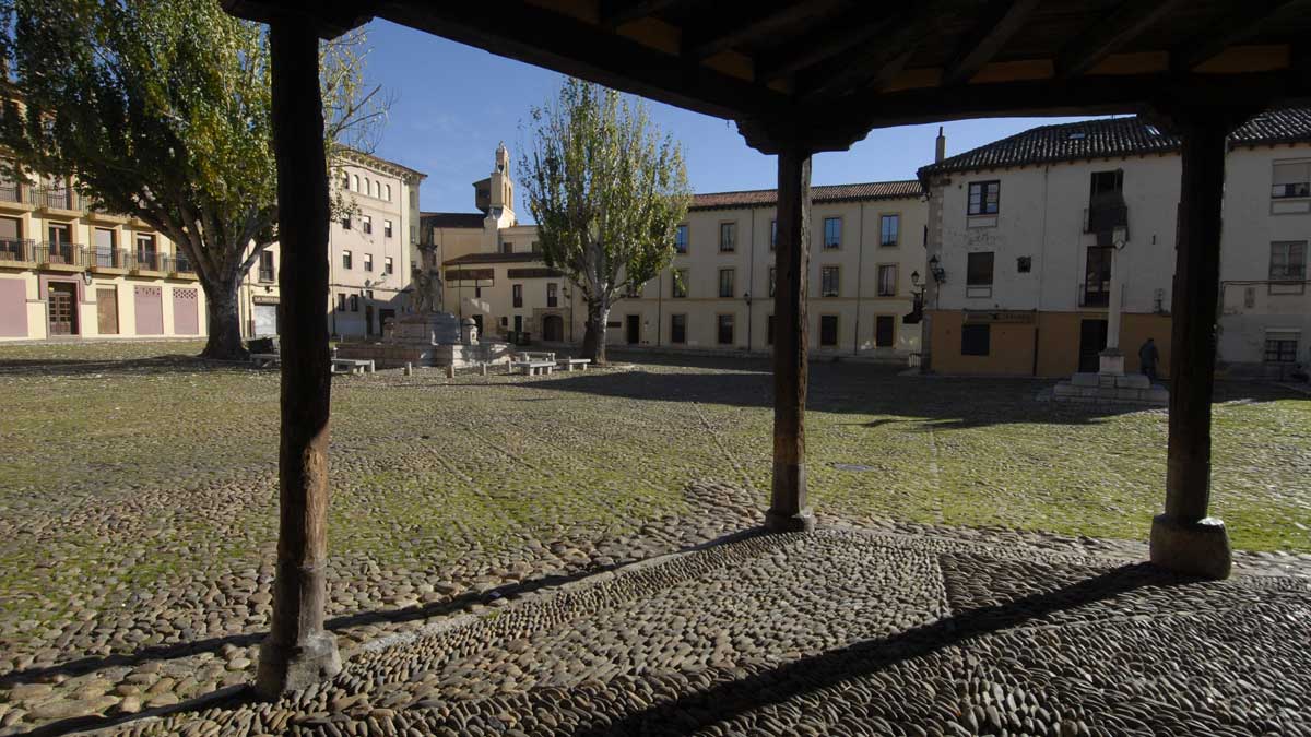 La plaza del Grano antes de la rehabilitación emprendida por el Ayuntamiento. | MAURICIO PEÑA