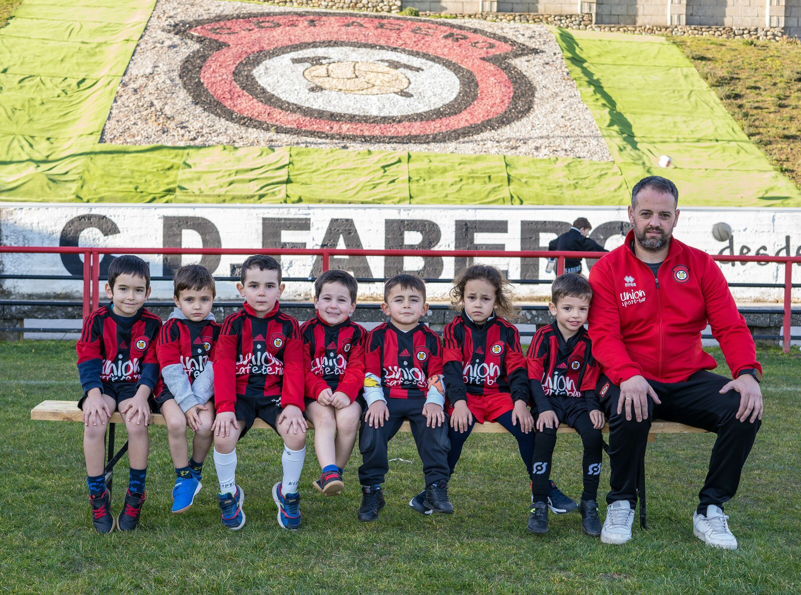 Conjunto de la escuela del Fabero, los más pequeños del club. | Luis Fernando iglesias