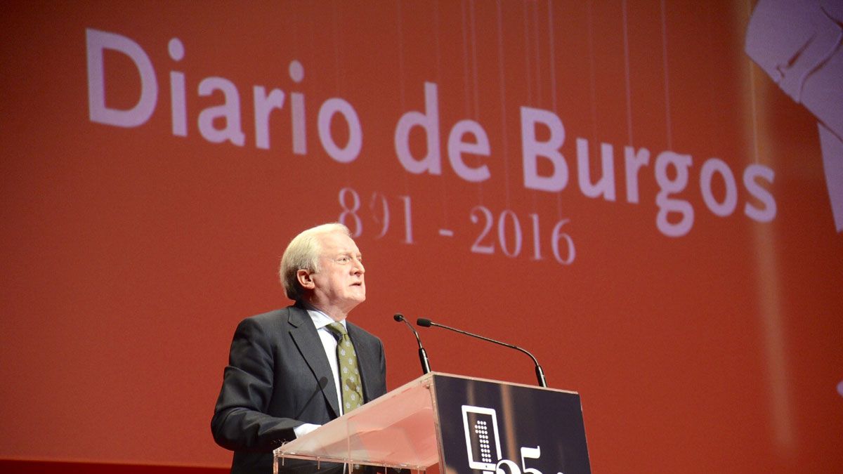 El presidente del Grupo Promecal y editor de Diario de Burgos, Antonio Méndez Pozo, durante su intervención en la gala. | RICARDO ORDÓÑEZ (ICAL)