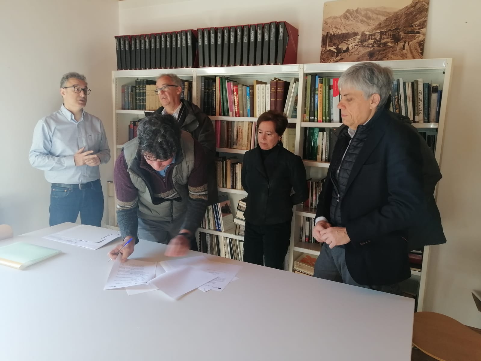 Una imagen durante la firma del proyecto. | L.N.C. Una imagen durante la firma del proyecto. | L.N.C.