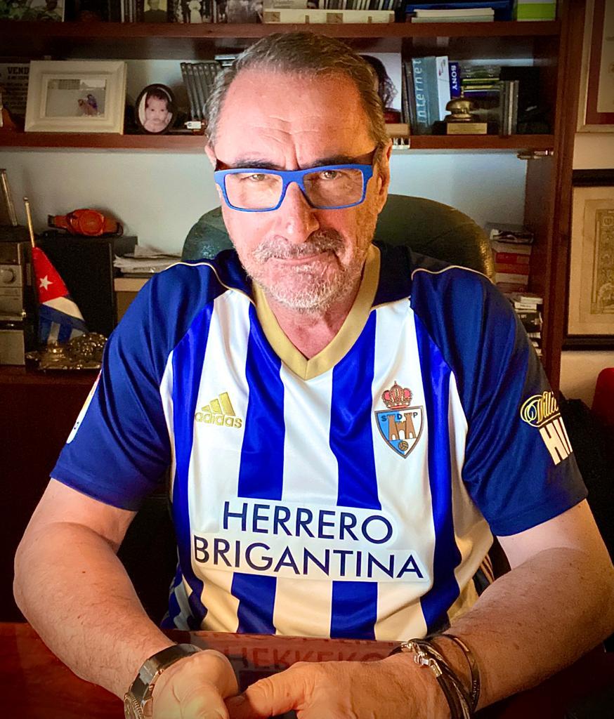CarlosHerrera, con la camiseta de la Ponferradina. | L.N.C.