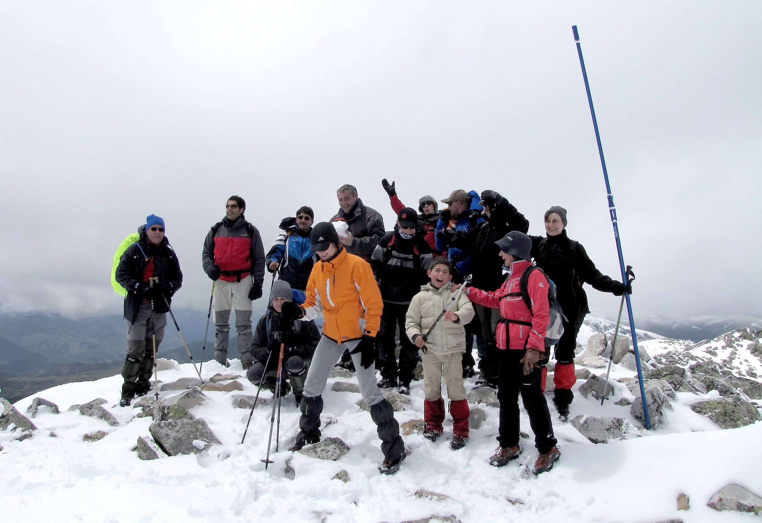 El grupo en la cima en la primera ascensión inclusiva. | MARCE FERNÁNDEZ