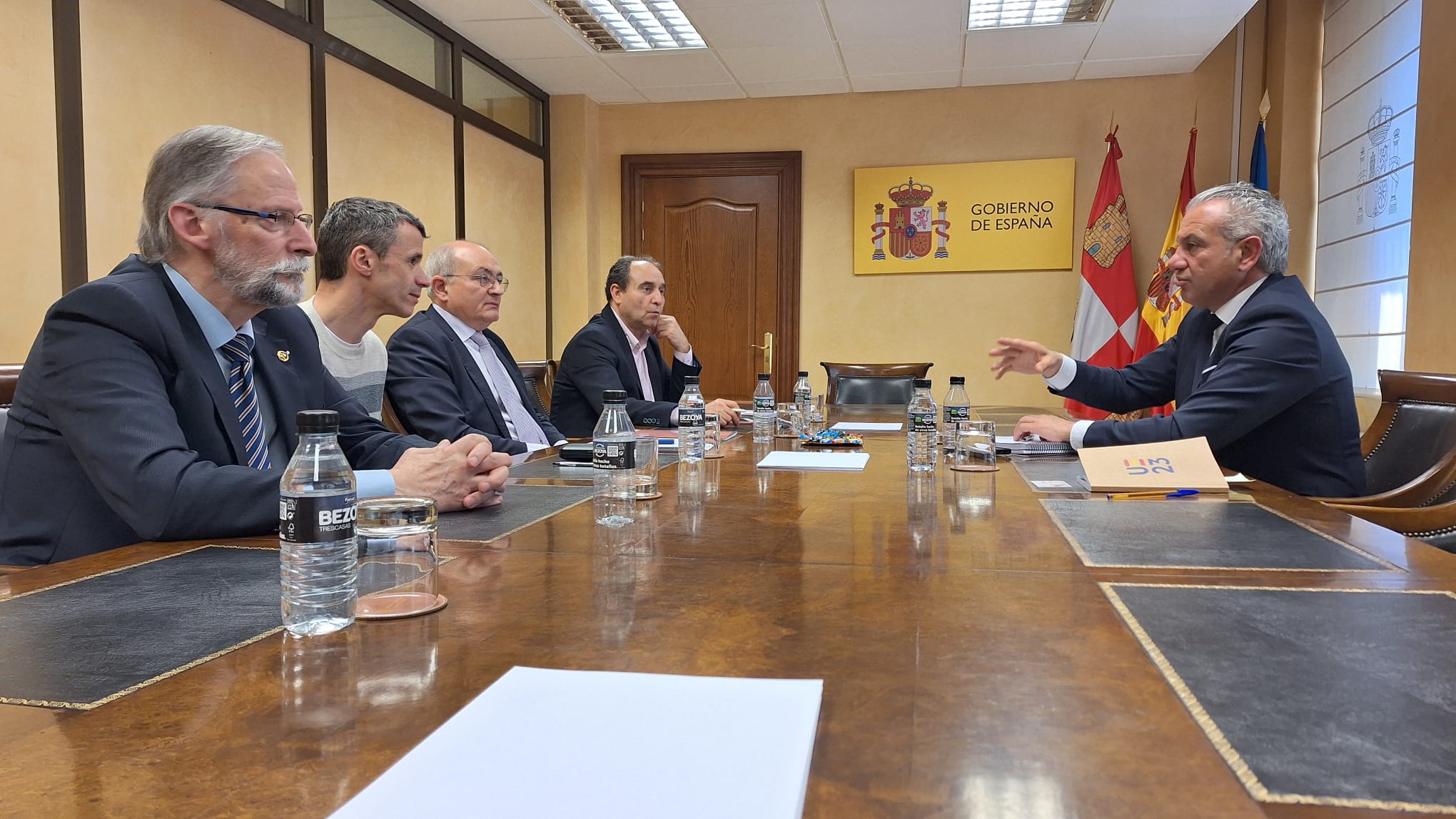 Un momento del encuentro mantenido con el delegado del Gobierno en Castilla y León. | L.N.C.