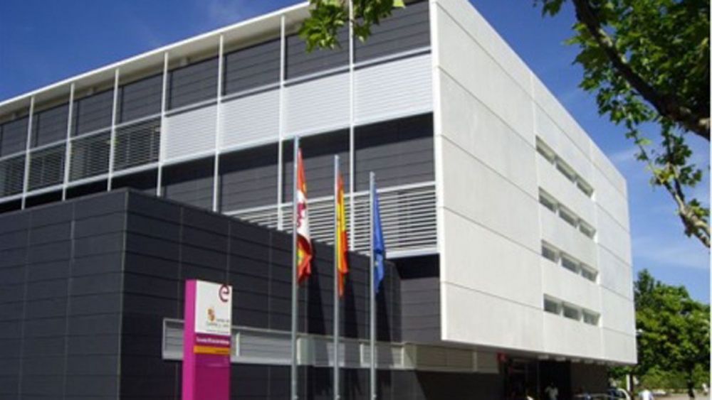 La Escuela Oficial de Idiomas de Ponferrada abre el próximo lunes el periodo de admisión. | L.N.C.
