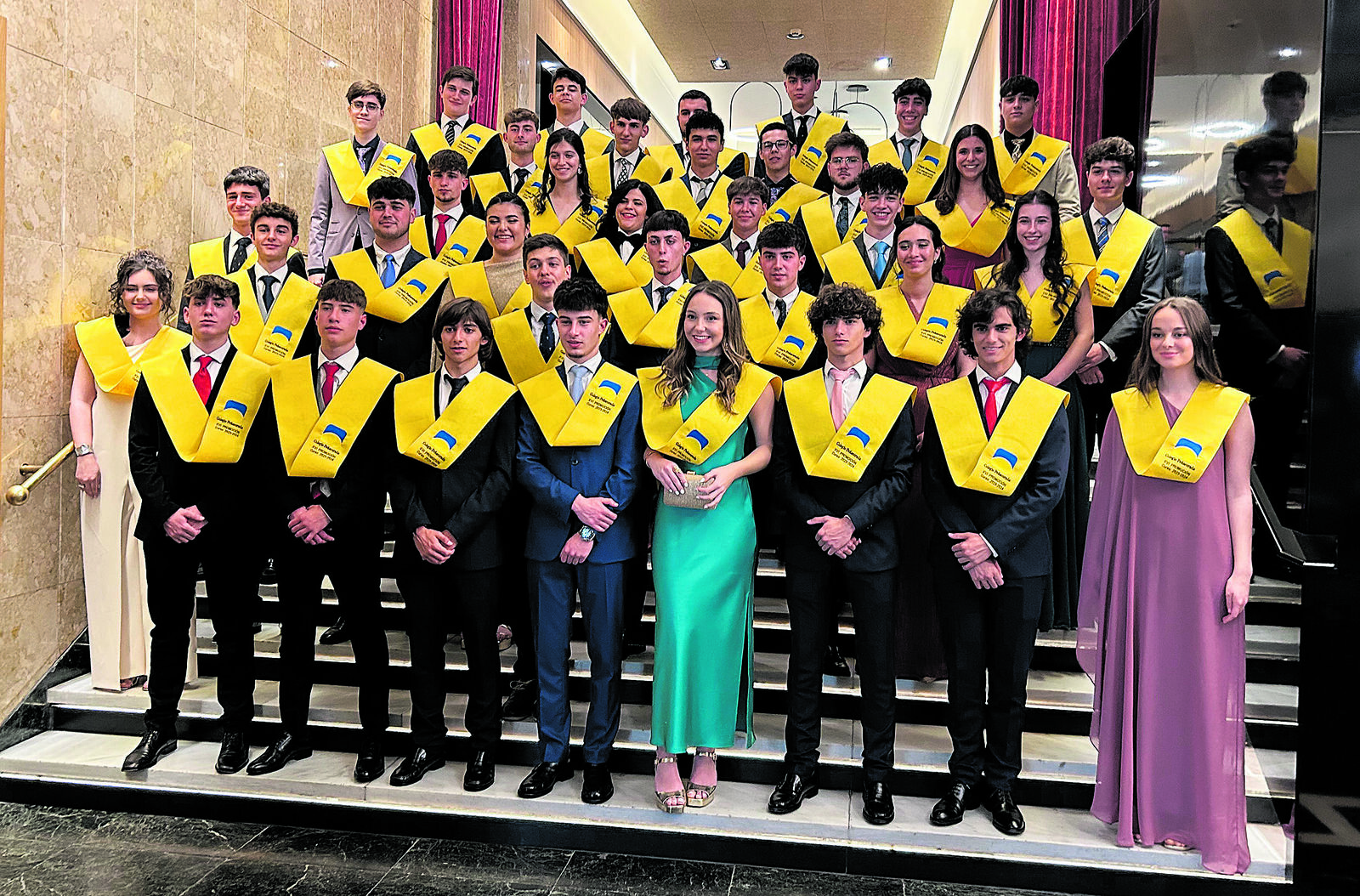 Acto de graduación de los alumnos de Segundo de Bachillerato que finalizan sus estudios en el Peñacorada. | L.N.C.