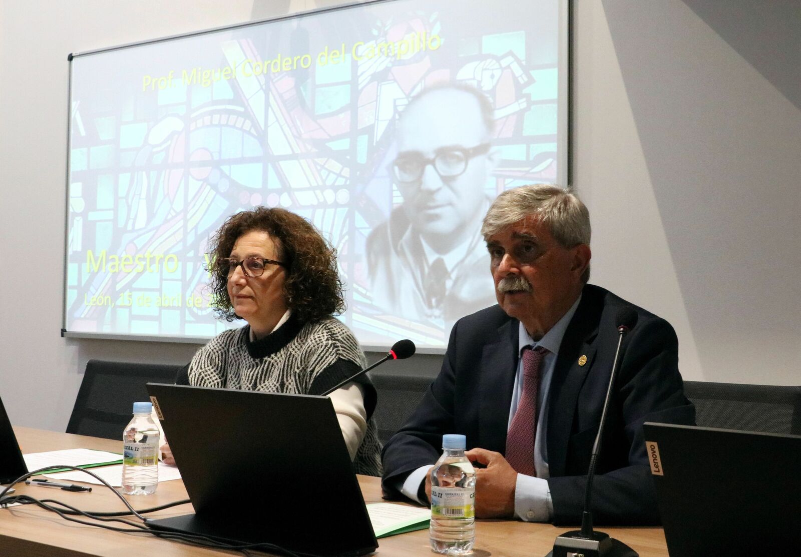 Carbajo y Marín durante el acto de homenaje realizado. | L.N.C.