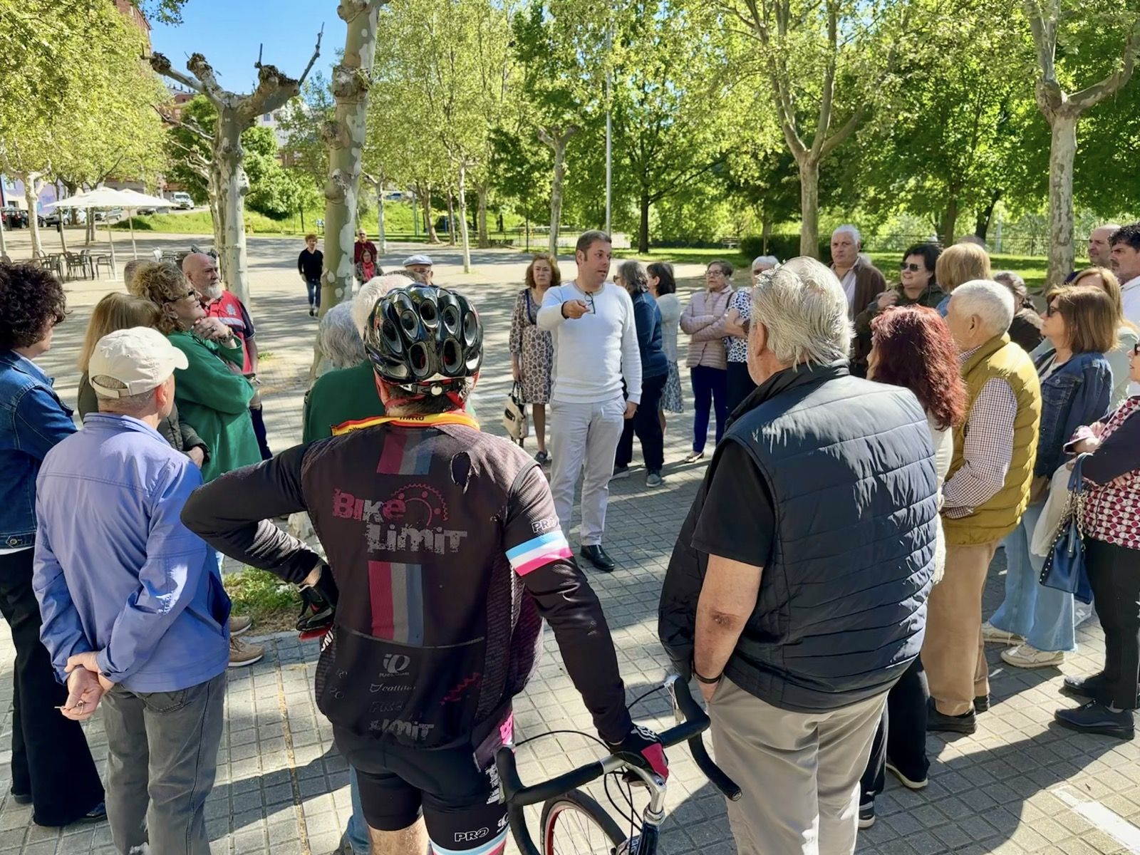 Reunión entre Iván Alonso y los vecinos de la zona.