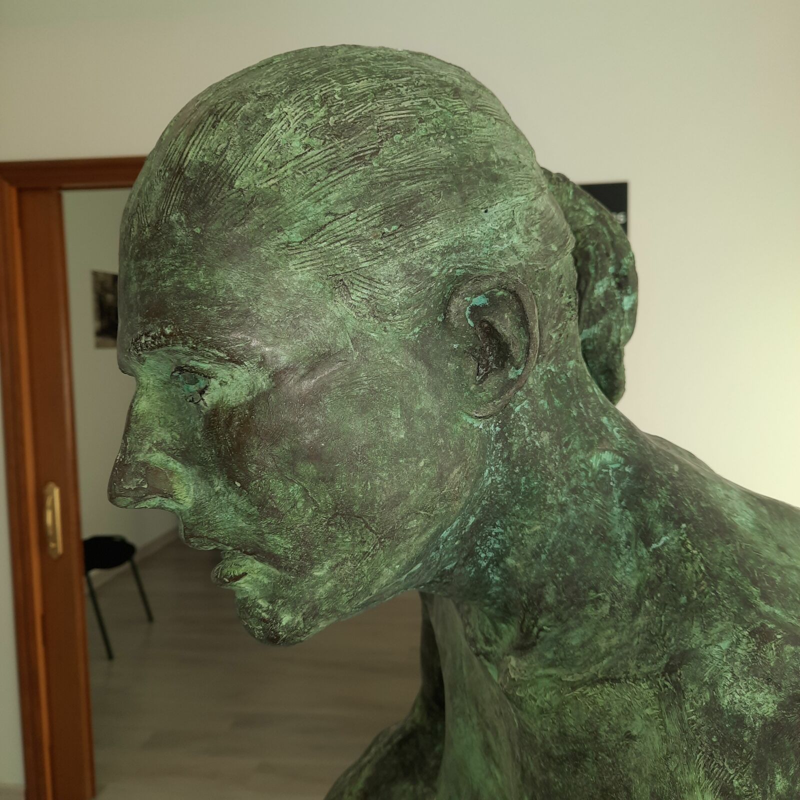 Escultura del bembibrense Raul Arias.