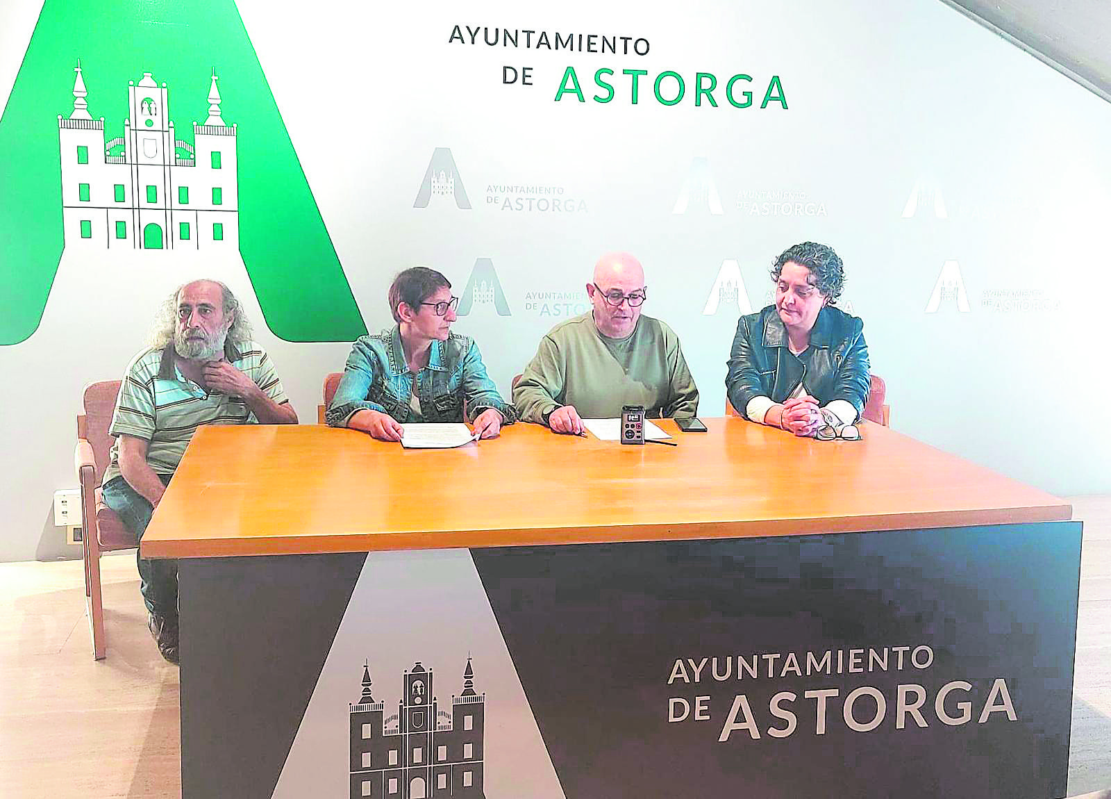 Los componentes del jurado del I Certamen de Poesía ‘Ars Magna Ciudad de Astorga’.