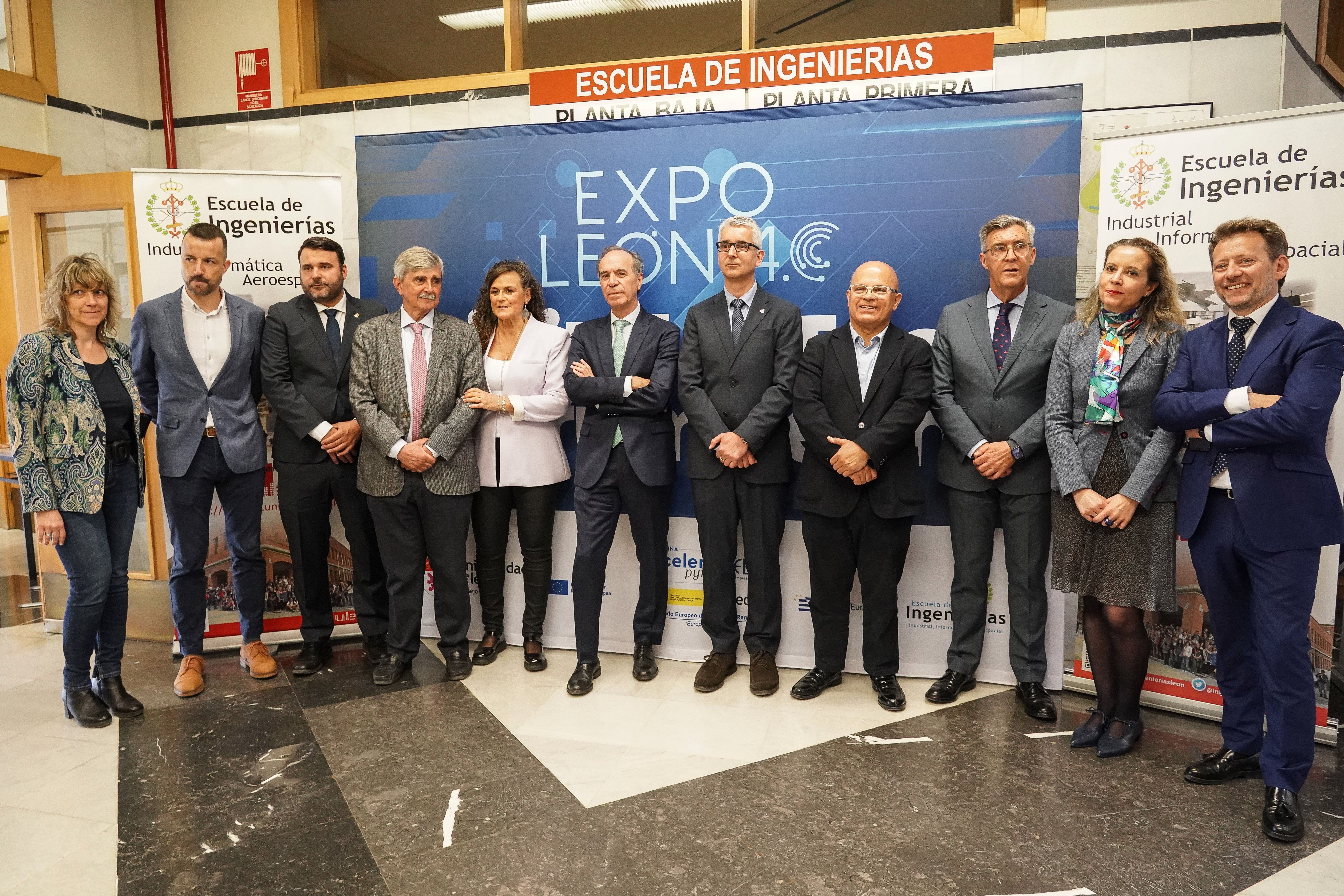 Los asistentes al acto institucional en esta tercera edición de Expo Leóni4 Digital. | CAMPILLO (ICAL)