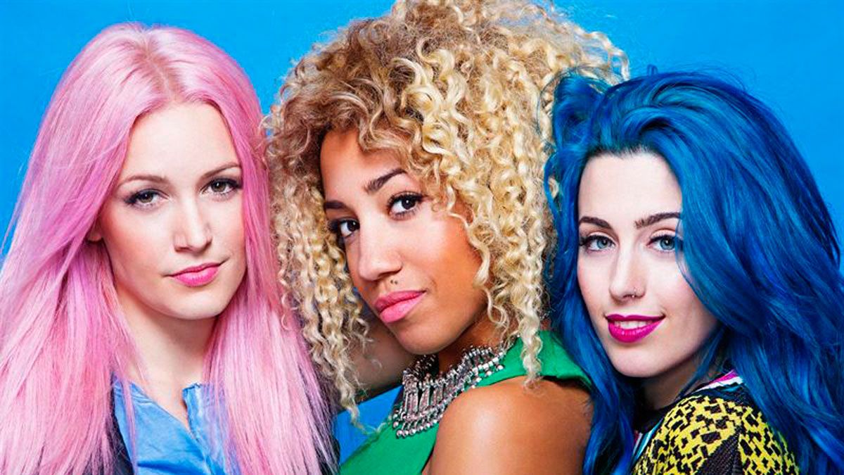 Las tres componentes de la banda española Sweey California firman este martes ejemplares en El Corte Inglés. Las tres componentes de la banda española Sweey California firman este martes ejemplares en El Corte Inglés.