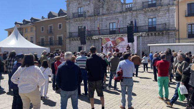 Actuación del grupo Aira da Pedra. | J.F.