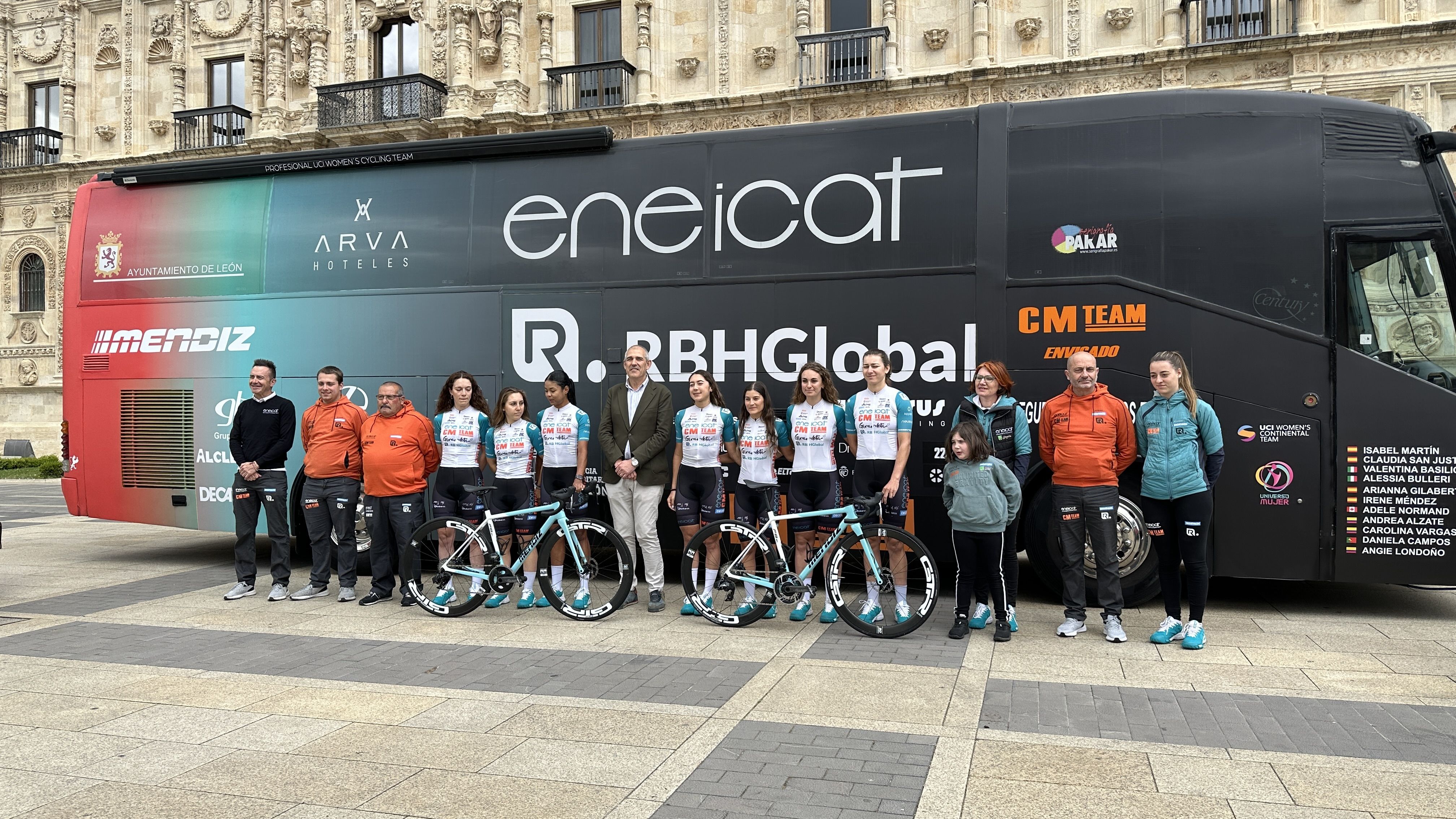 El Eneicat, durante la presentación de su escuadra para la Vuelta a España. | L.N.C.