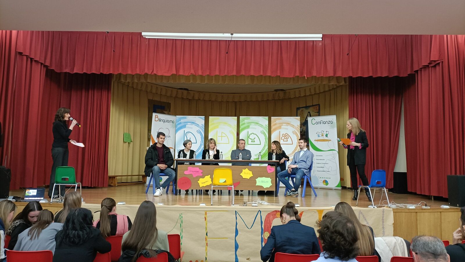 Un instante de la mesa redonda. | L.N.C.