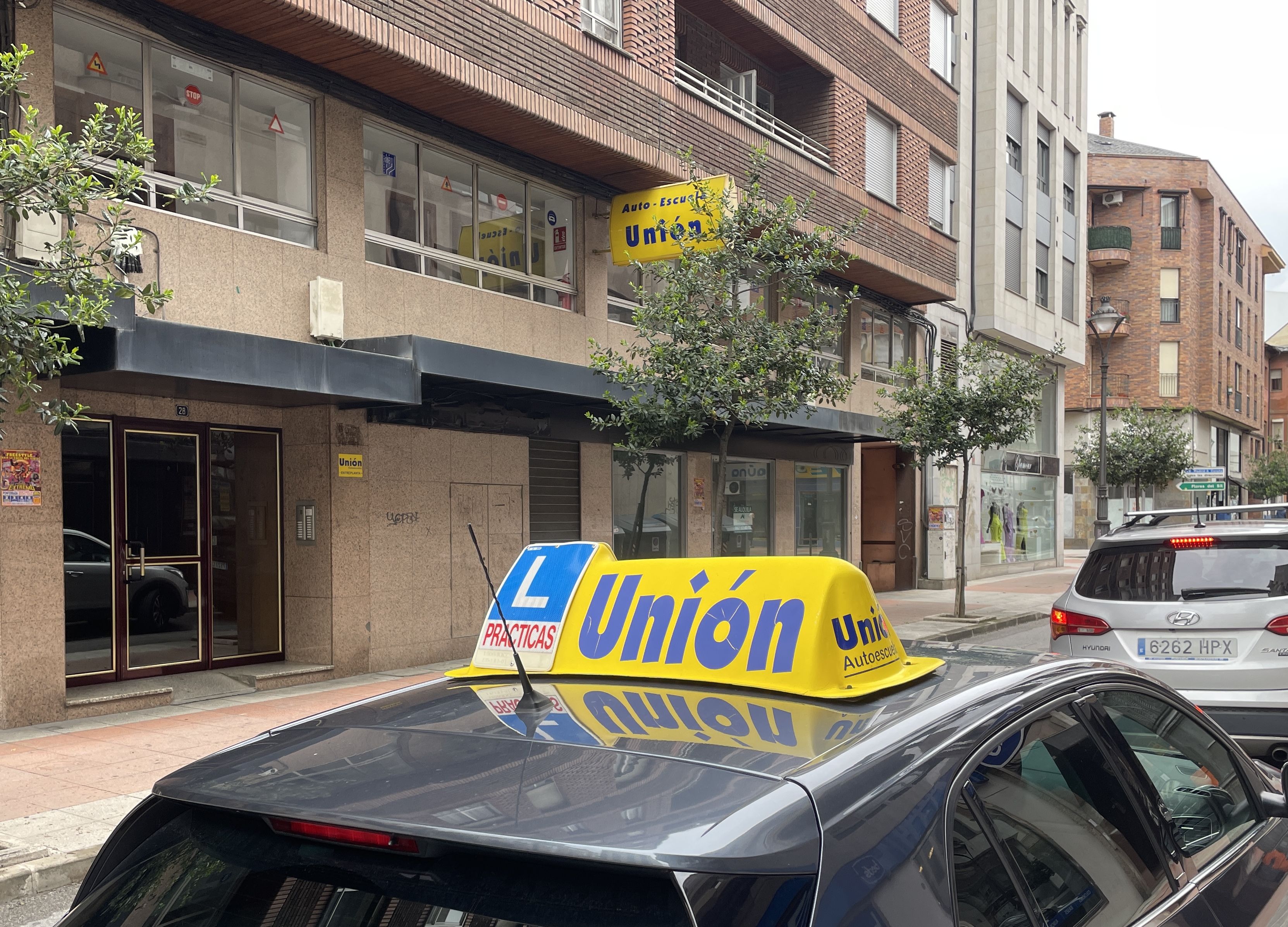 Dieciséis vehículos de la Autoescuela Unión se sumarán a la manifestación programada para el 10 de mayo. | J.F.