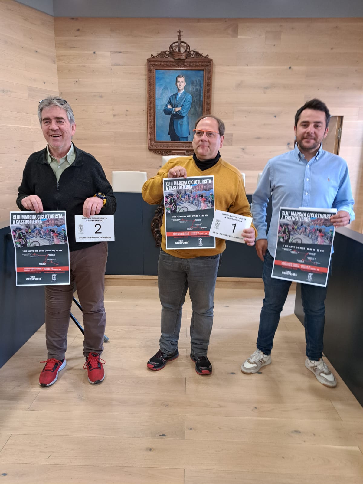 Presentación de la marcha este viernes en el Ayuntamiento de La Bañeza. | L.N.C.