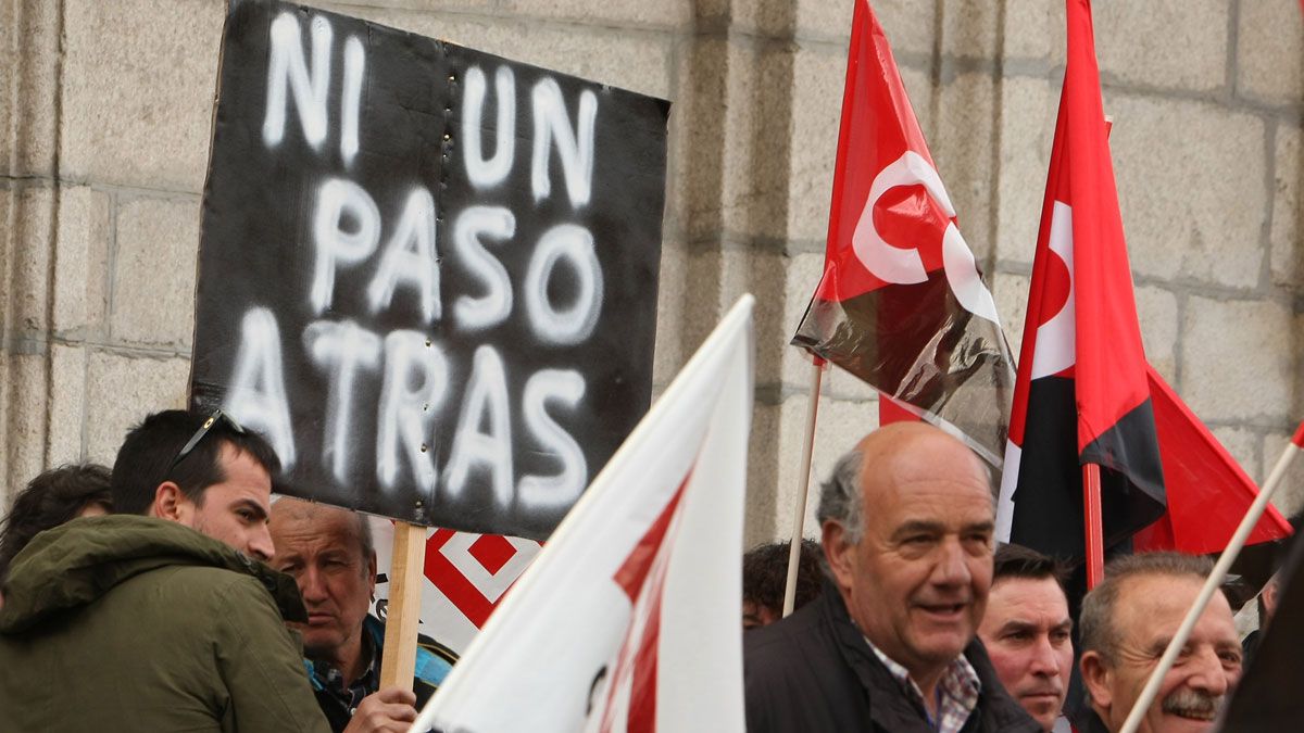 Manifestación de los trabajadores del servicio de limpieza, recogida de basuras y jardines. | C. SÁNCHEZ (ICAL)