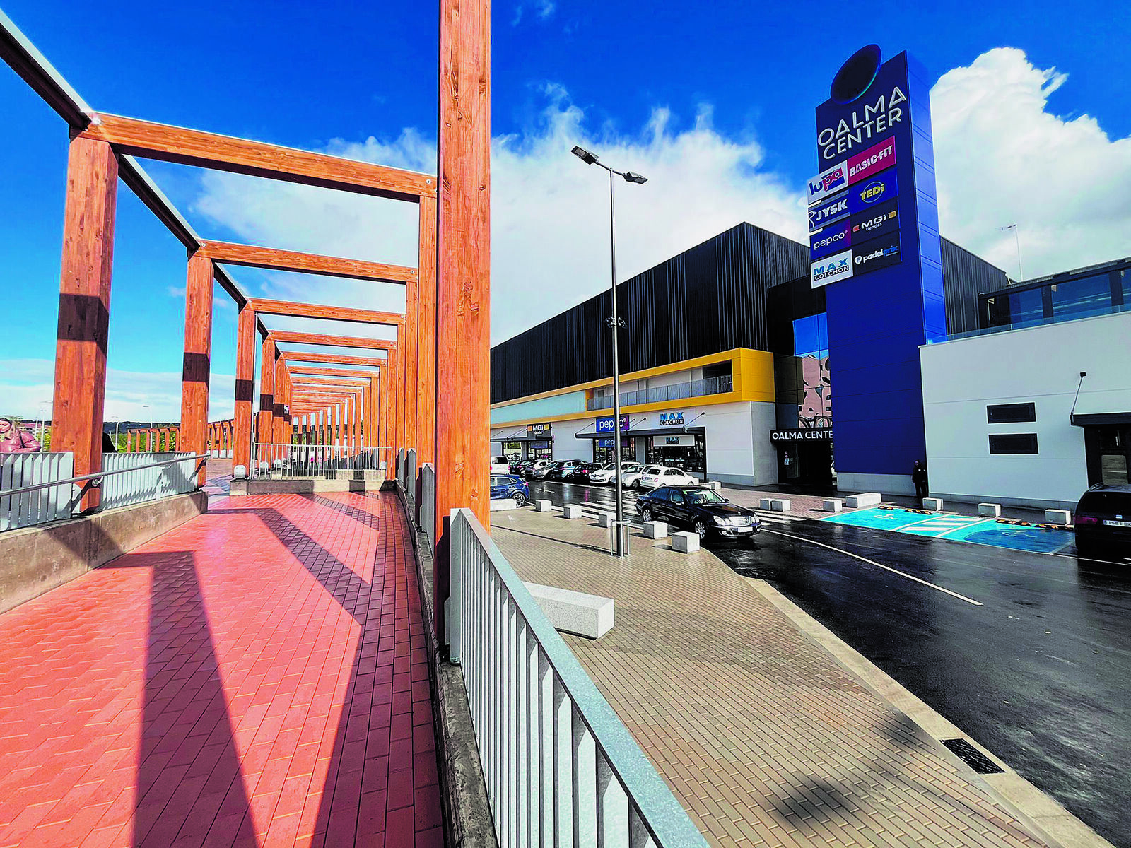 Oalma Center, el nuevo espacio inaugurado en el polígono de La Lastra, en la Plaza de la Unión Europea.