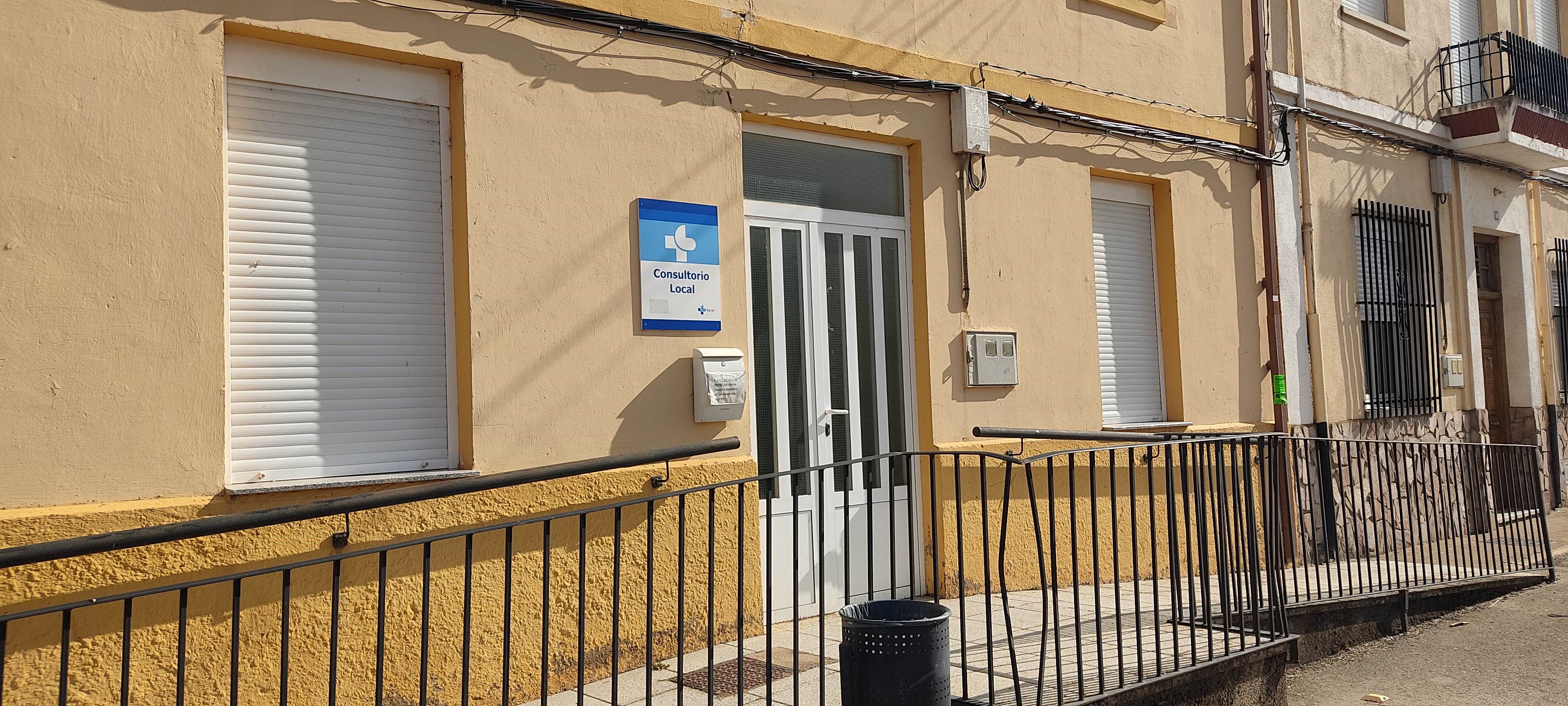 Una imagen del exterior del consultorio médico de Vecilla de la Vega. | L.N.C.