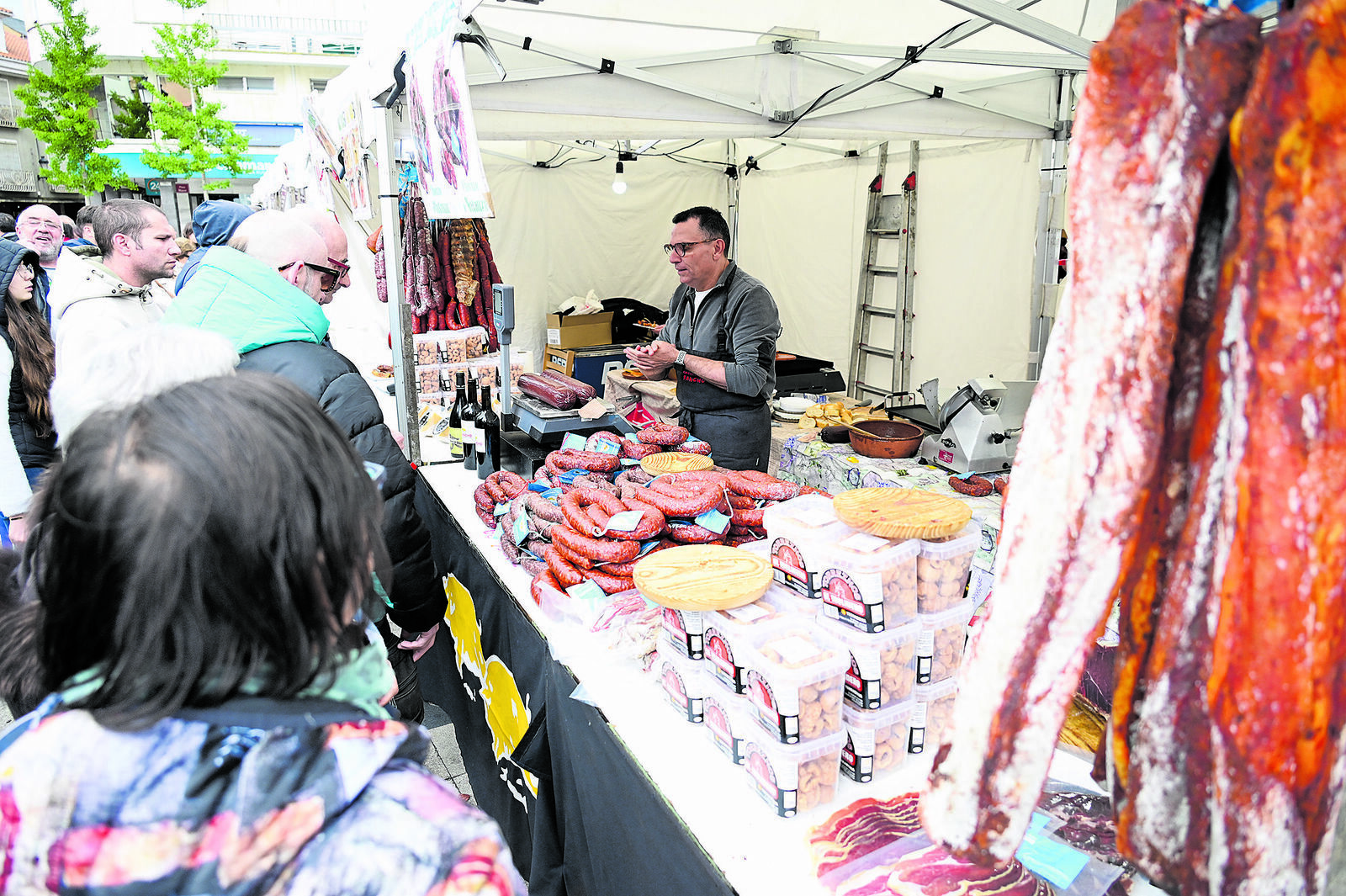 La Feria del Embutido y el Queso de La Bañeza. | SAÚL ARÉN