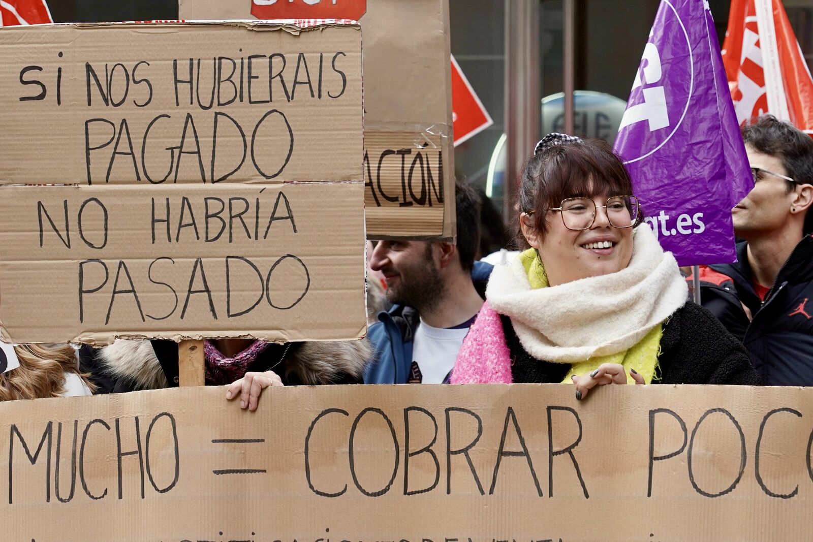 Los trabajadores del Centro Estrada en una concentración a principios de abril. | CAMPILLO (ICAL)