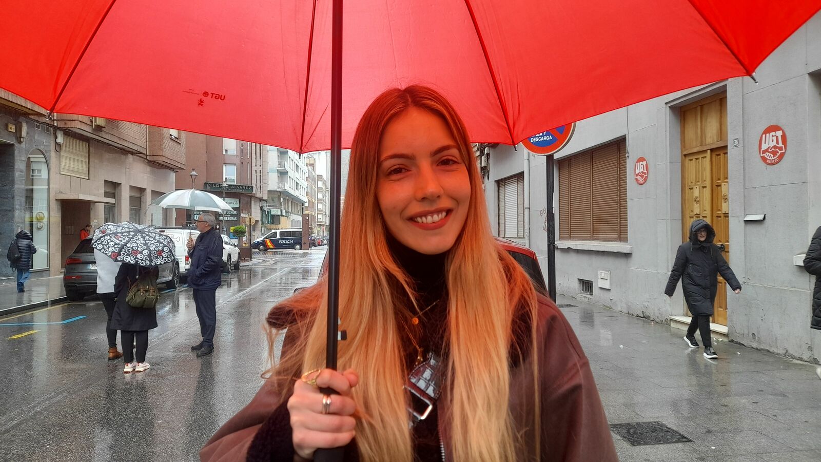 Claudia participando en la manifestación del 1 de mayo en Ponferrada. | MAR IGLESIAS