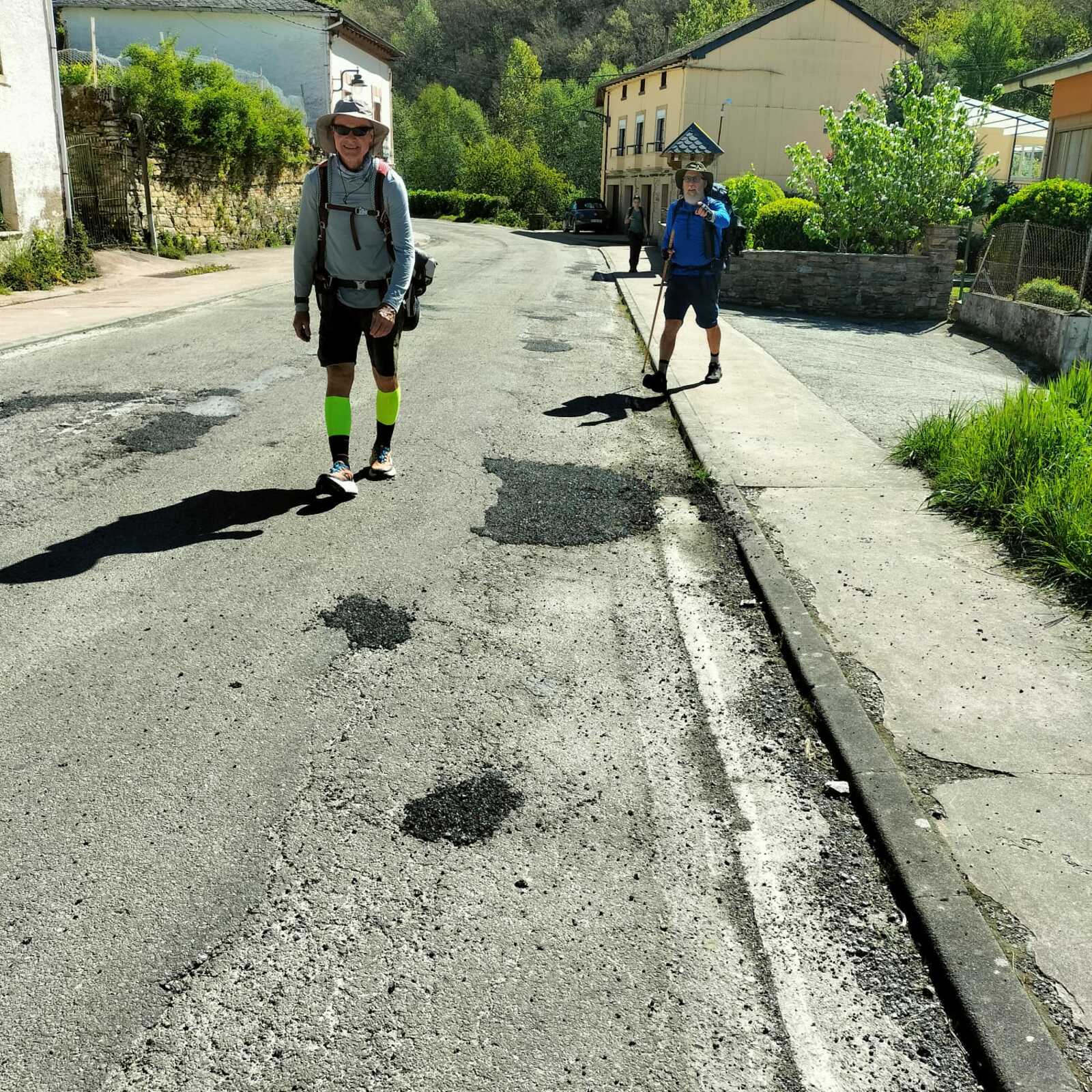 Bacheo realizado para quitarle fuerza  a los socavones. 