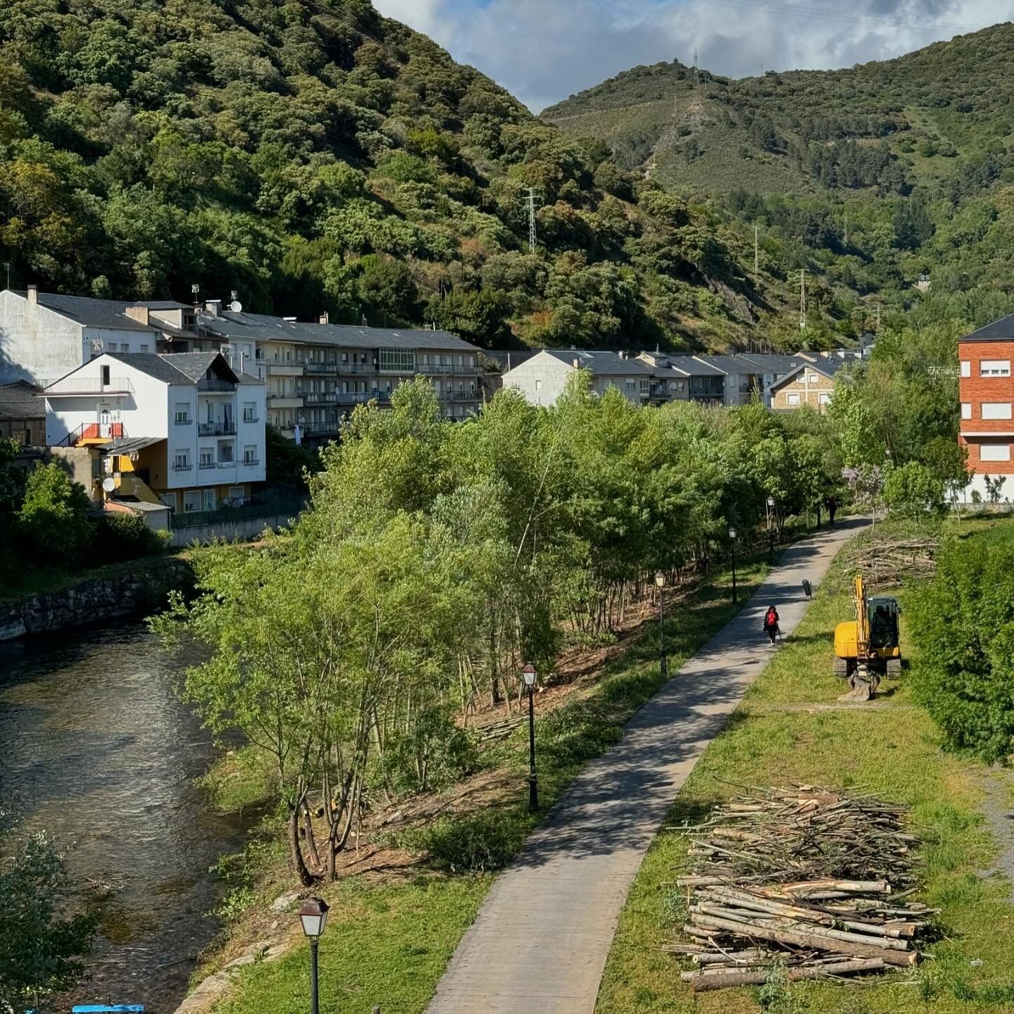 Río Burbia a su paso por Villafranca del Bierzo.