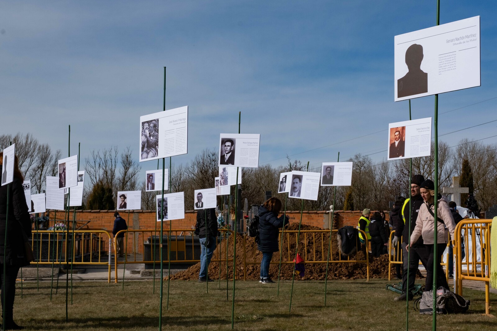 Localización de una fosa con diez cuerpos en Villadangos del Páramo. | O. RODRÍGUEZ