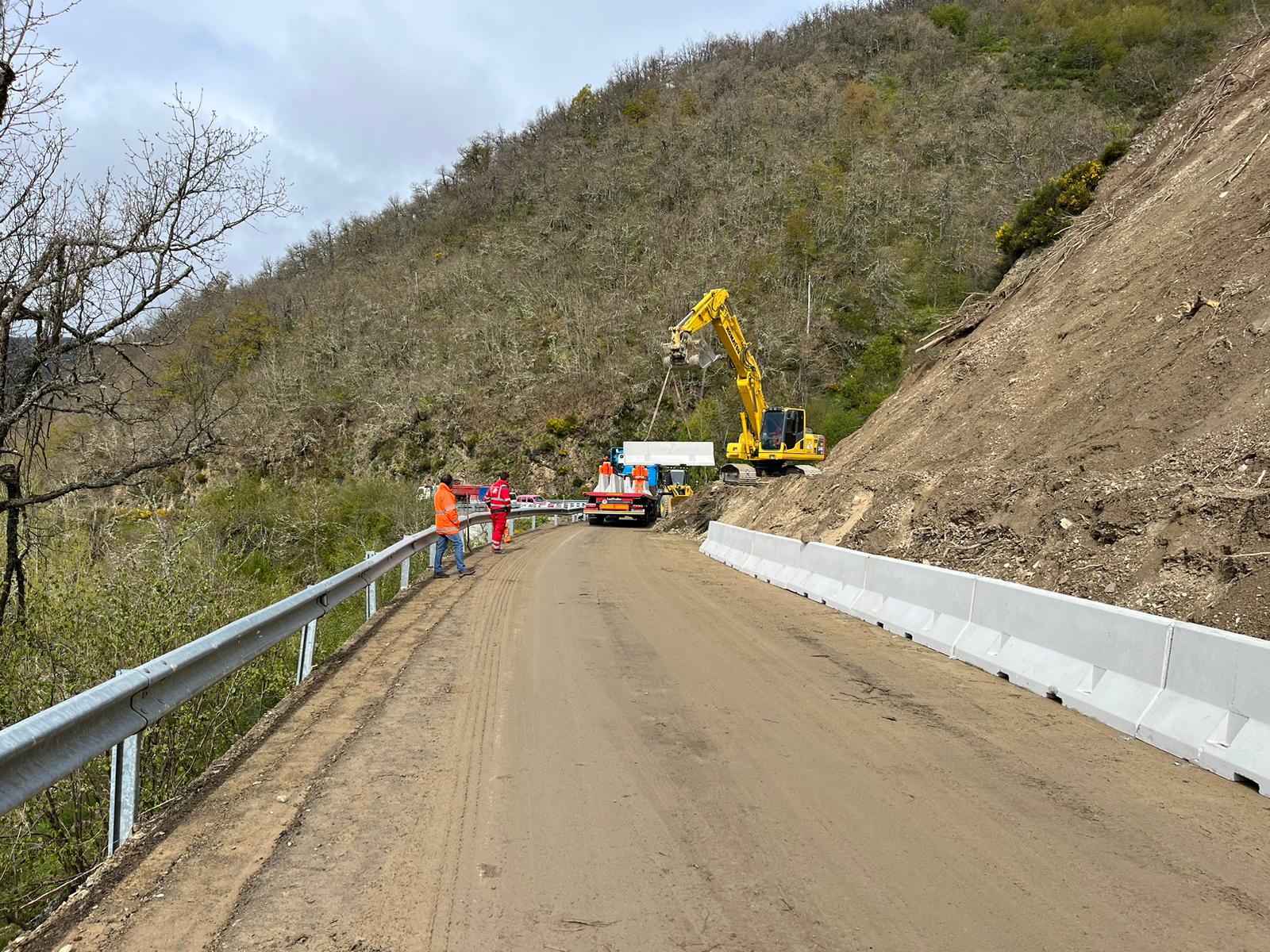 Apertura al tráfico de la carretera LE-493, en Villar de Santiago. | L.N.C.