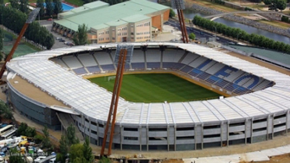 Imagen aérea del Estadio Reino de León en cuyo edificio anexo se instalará el conservatorio de música. | L.N.C.