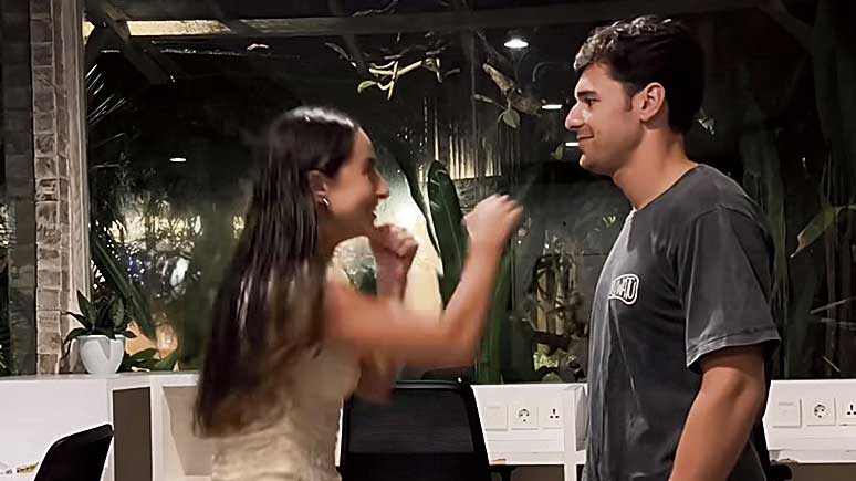 Ana y Álvaro ‘simulan’ una pelea porque ella no quiere vivir en León.