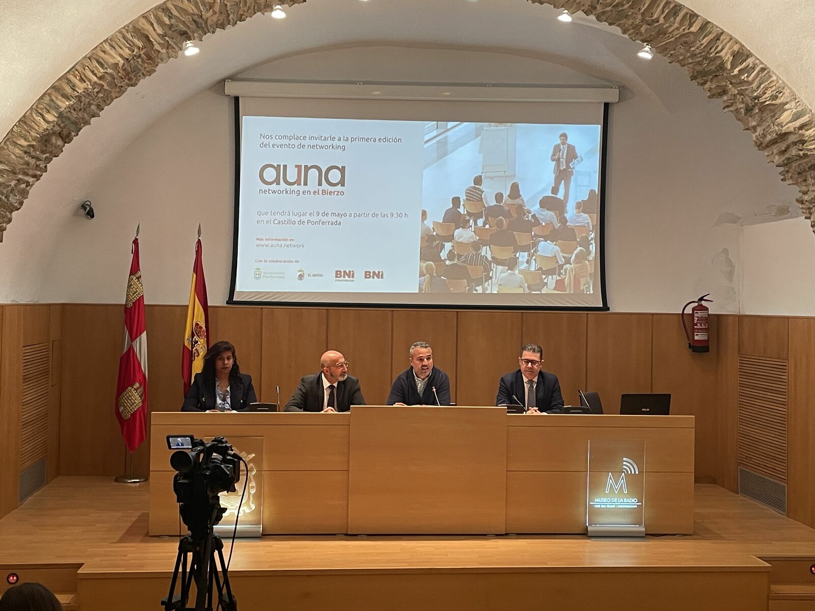 Presentación del Auna Networking en el Museo de la Radio de Ponferrada. | Javier Fernández