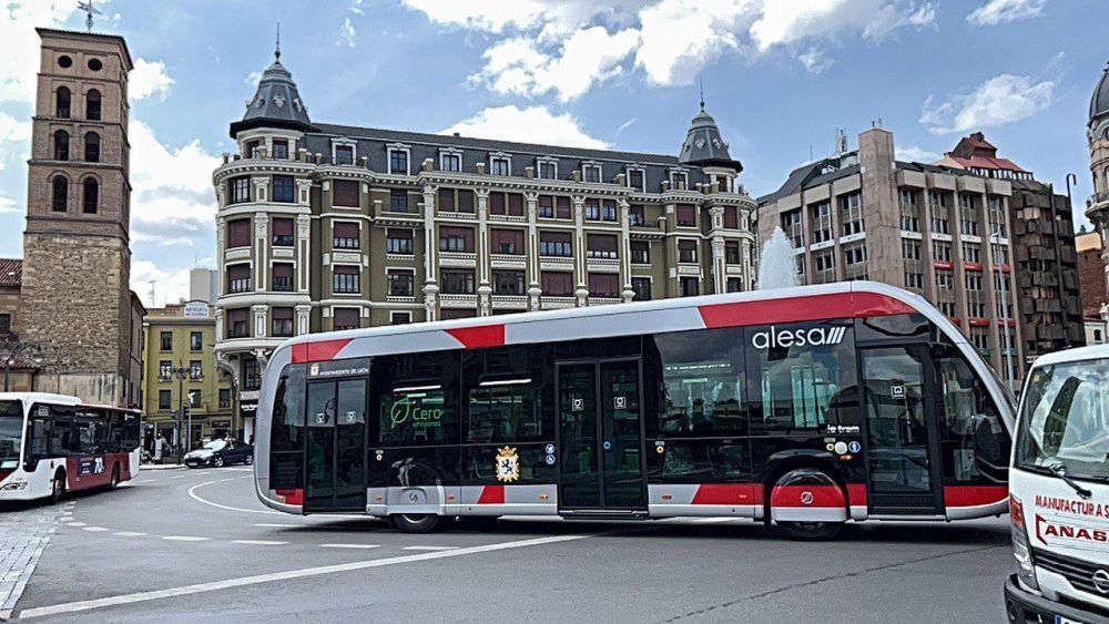 Uno de los autobuses eléctricos que circula por León. | L.N.C.