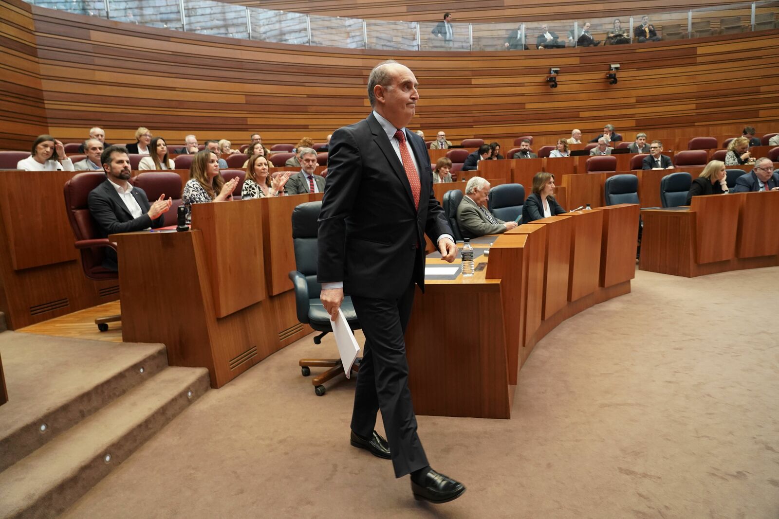 El Procurador del Común, Tomás Quintana, presentó este martes su informe anual en las Cortes. | RUBÉN CACHO (ICAL)