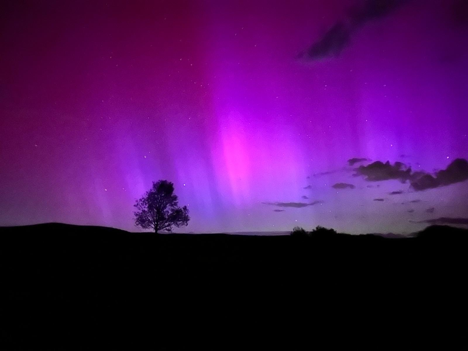 La aurora boreal vista en la madrugada de este sábado desde la Maragatería. | L.N.C.