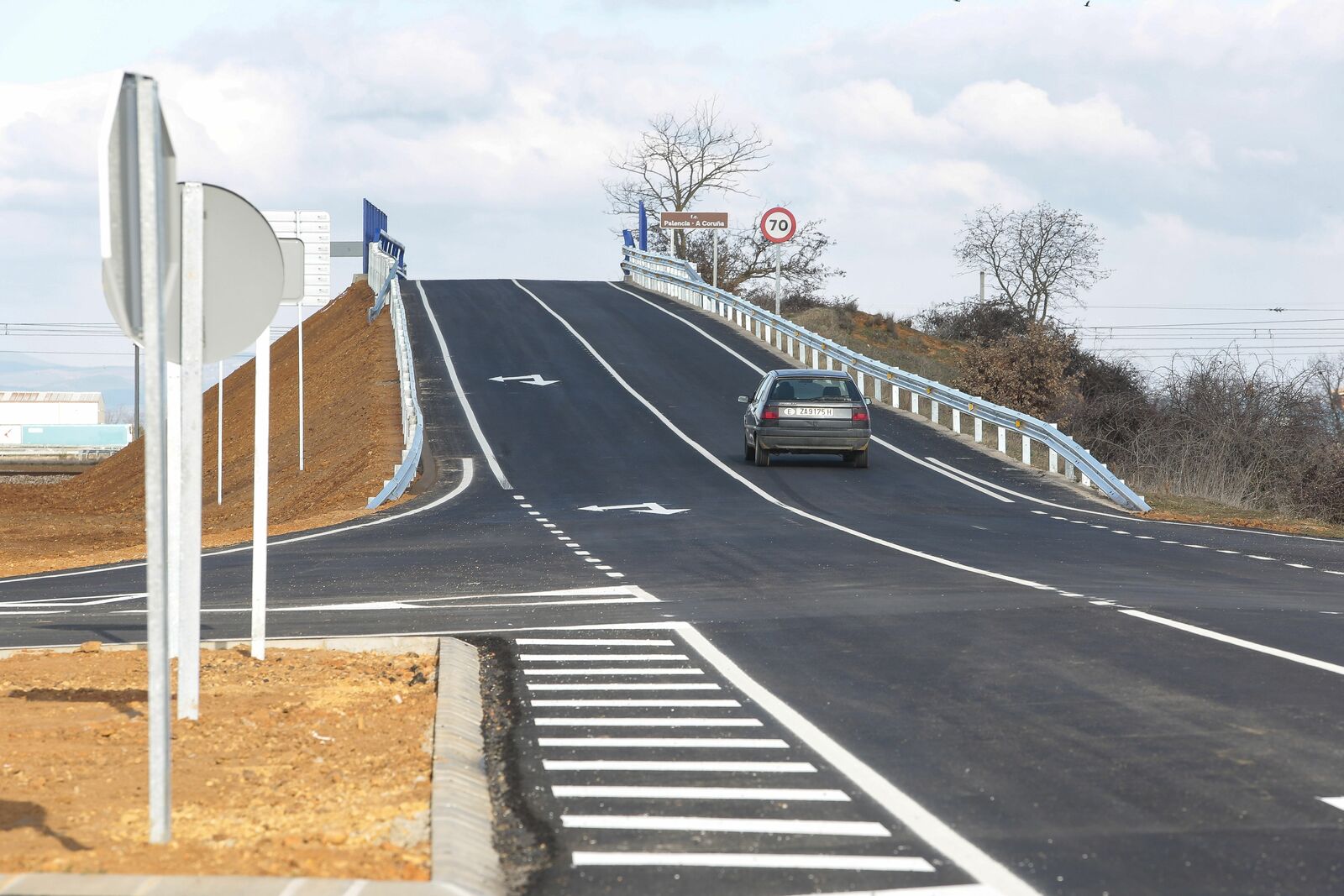 Imagen de archivo de las obras de la carretera LE-413 en Villadangos del Páramo. | Campillo (Ical)