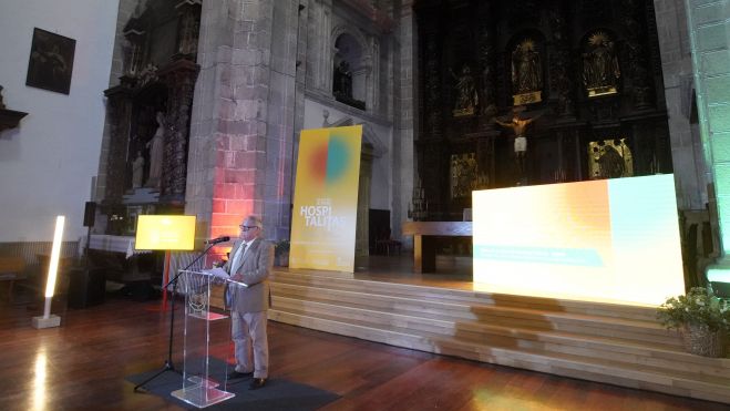 El consejero Santonja durante la presentación de la muestra. | C.S. (Ical) El consejero Santonja durante la presentación de la muestra. | C.S. (Ical)