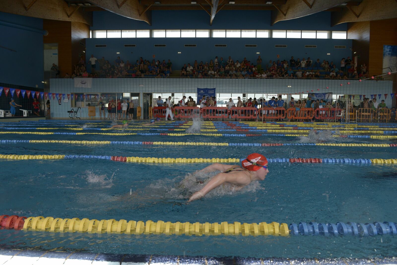 Una competición en las piscinas climatizadas de La Palomera. | MAURICIO PEÑA
