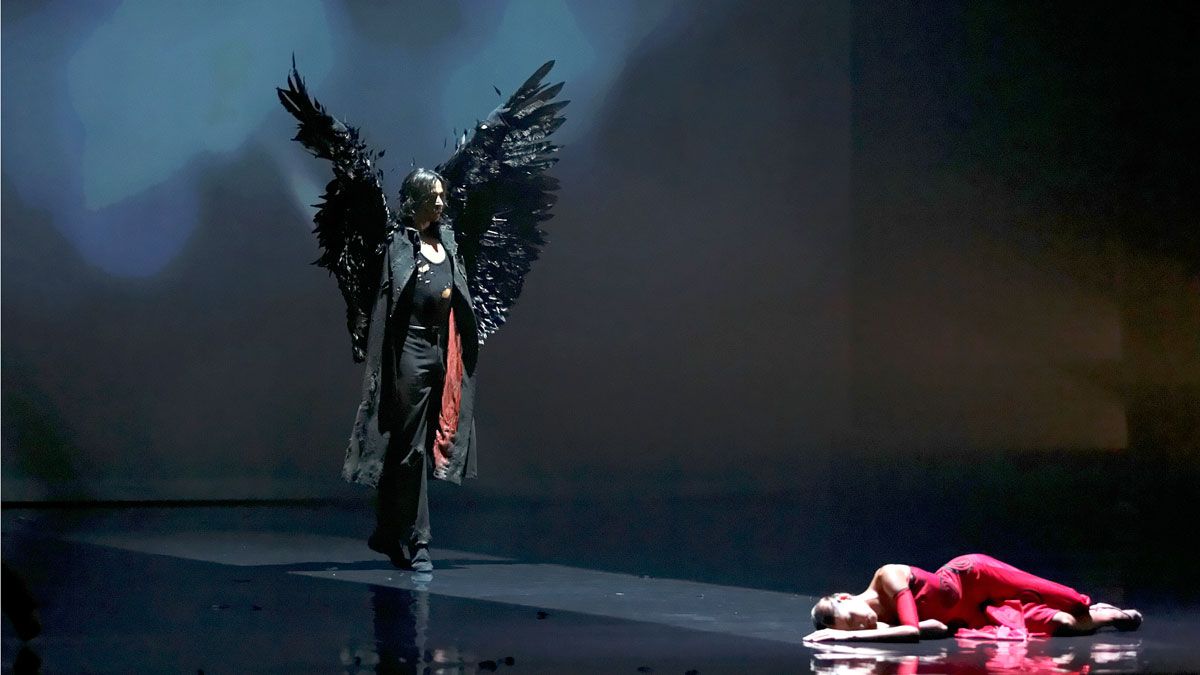 El amor de Candela por Carmelo se ve atormentado por el espectro de su antiguo amante en esta adaptación de ‘El amor brujo’. | STEPHEN MARTÍNEZ